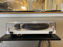 Load image into Gallery viewer, Pro-Ject Debut Carbon DC